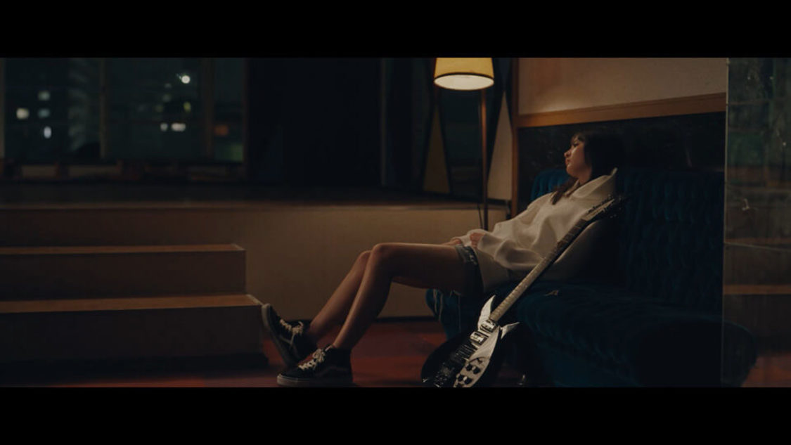 乃木坂46「泥だらけ」MV場面写真より