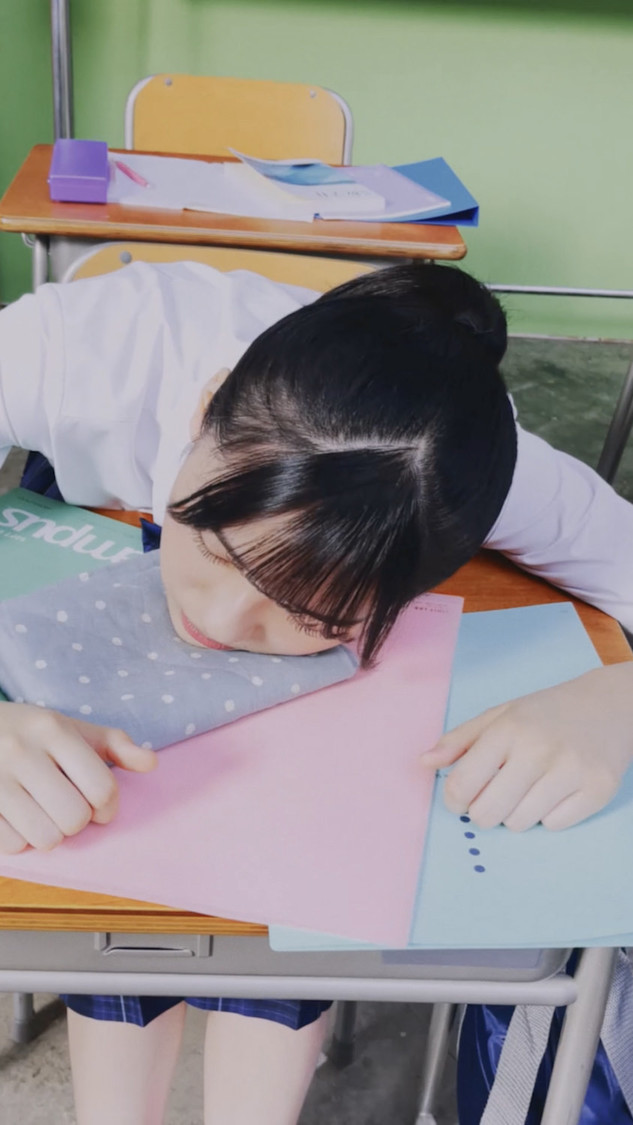 日向坂46「君しか勝たん」縦型MVより