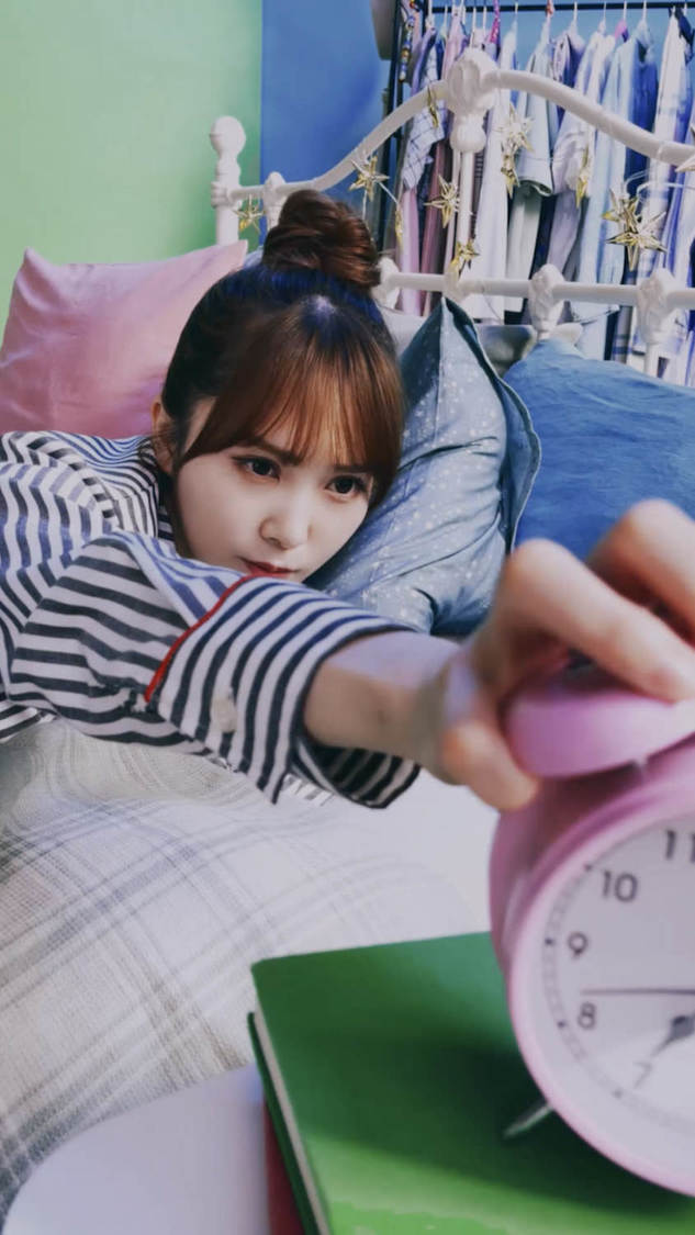 日向坂46「君しか勝たん」縦型MVより