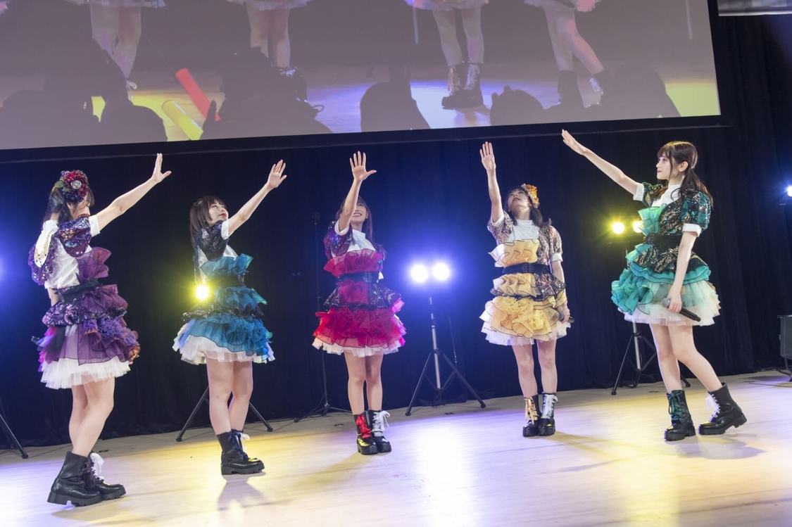 ＜六本木アイドルフェスティバル2021＞DAY1：まねきケチャ