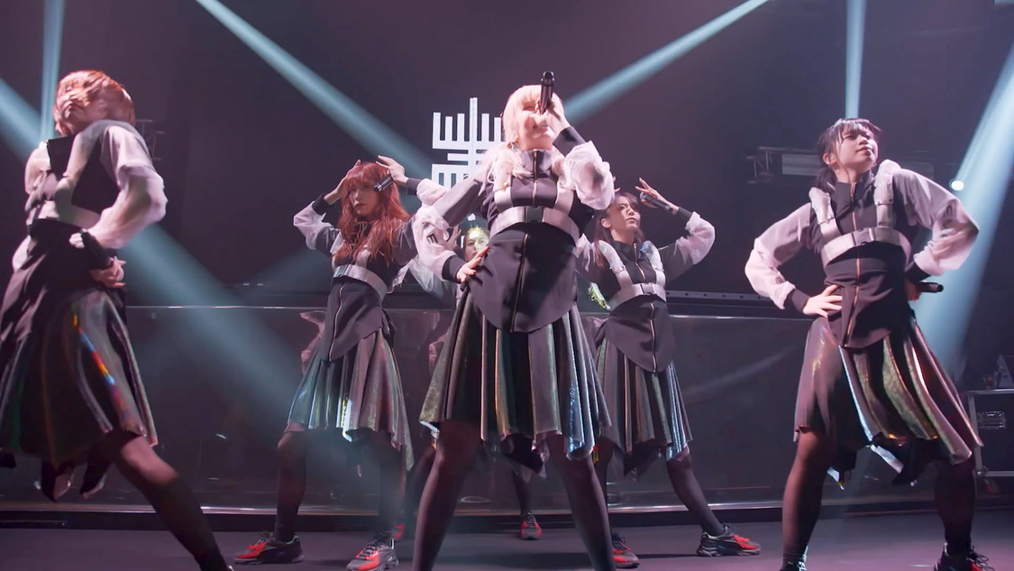 EMPiRE「LET’S SHOW」ライブ映像より