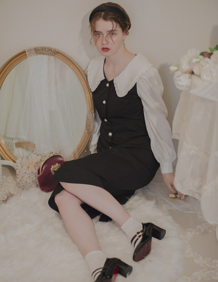 andrabbit「フリルカラーパールボタンワンピース」￥8,800（税込）