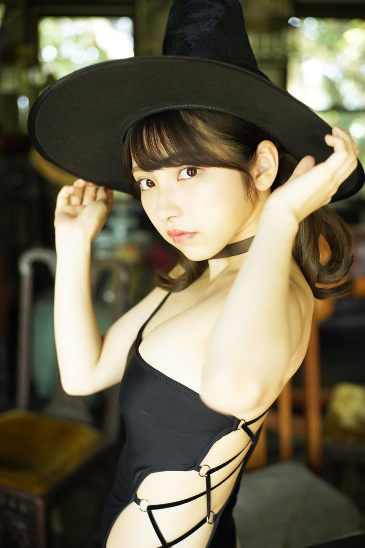 十味（#2i2）（©撮影：佐藤佑一／スタイリスト：野田陽子（ミタケイショウ）／ヘアメイク：田森春菜（JULLY））