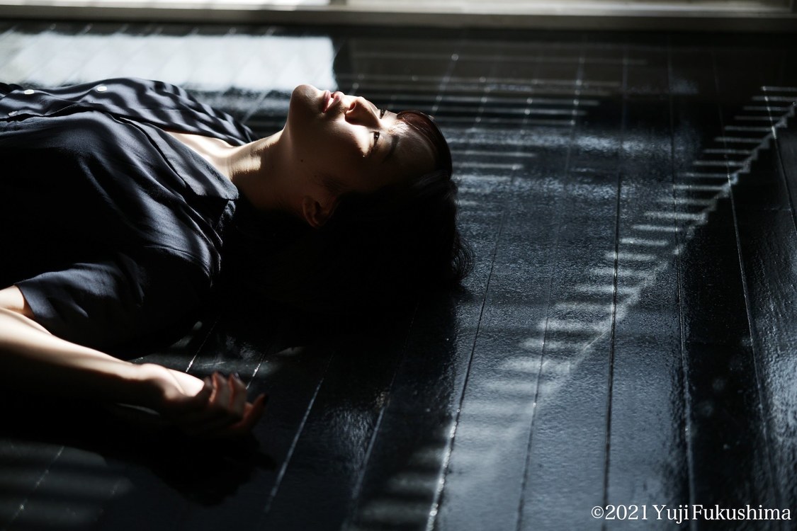 ＜小西礼×福島裕二写真展 -夢幻-＞より