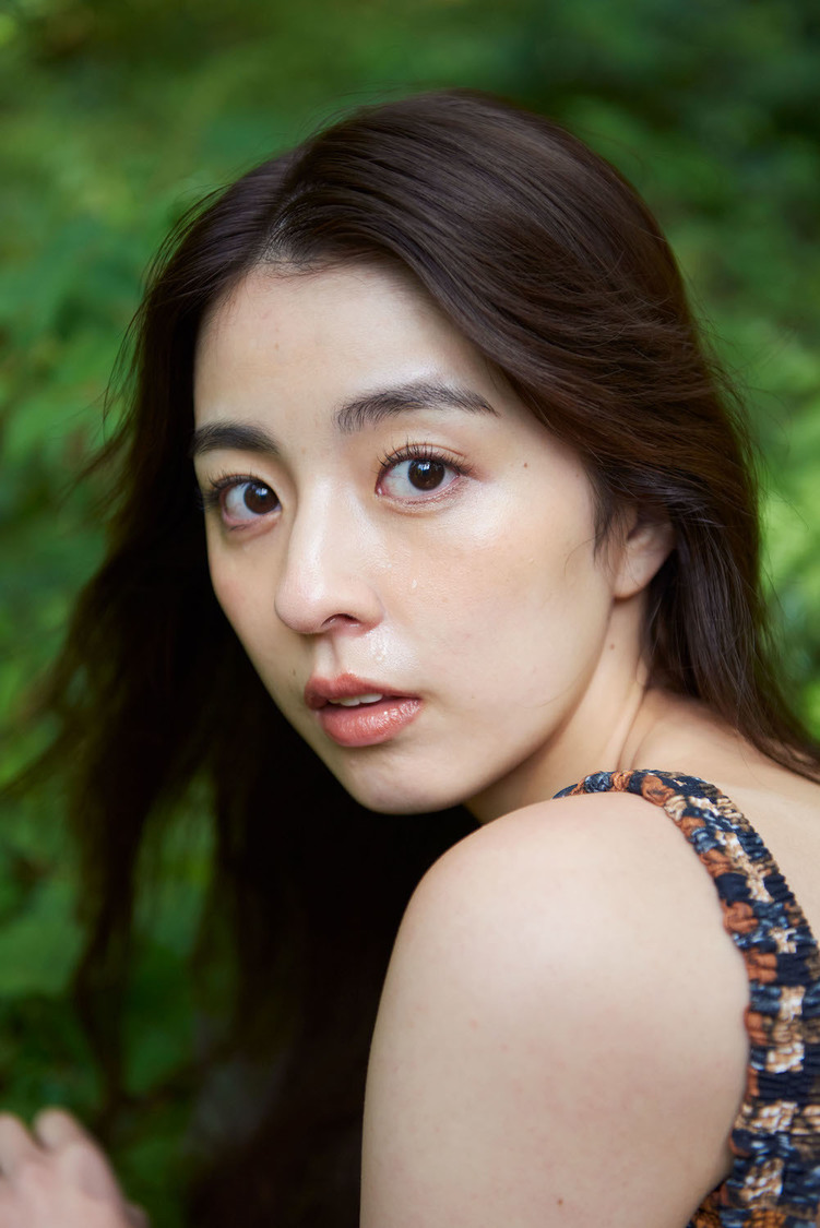 柳ゆり菜3rd写真集『タイトル未定』先行アザ―カット