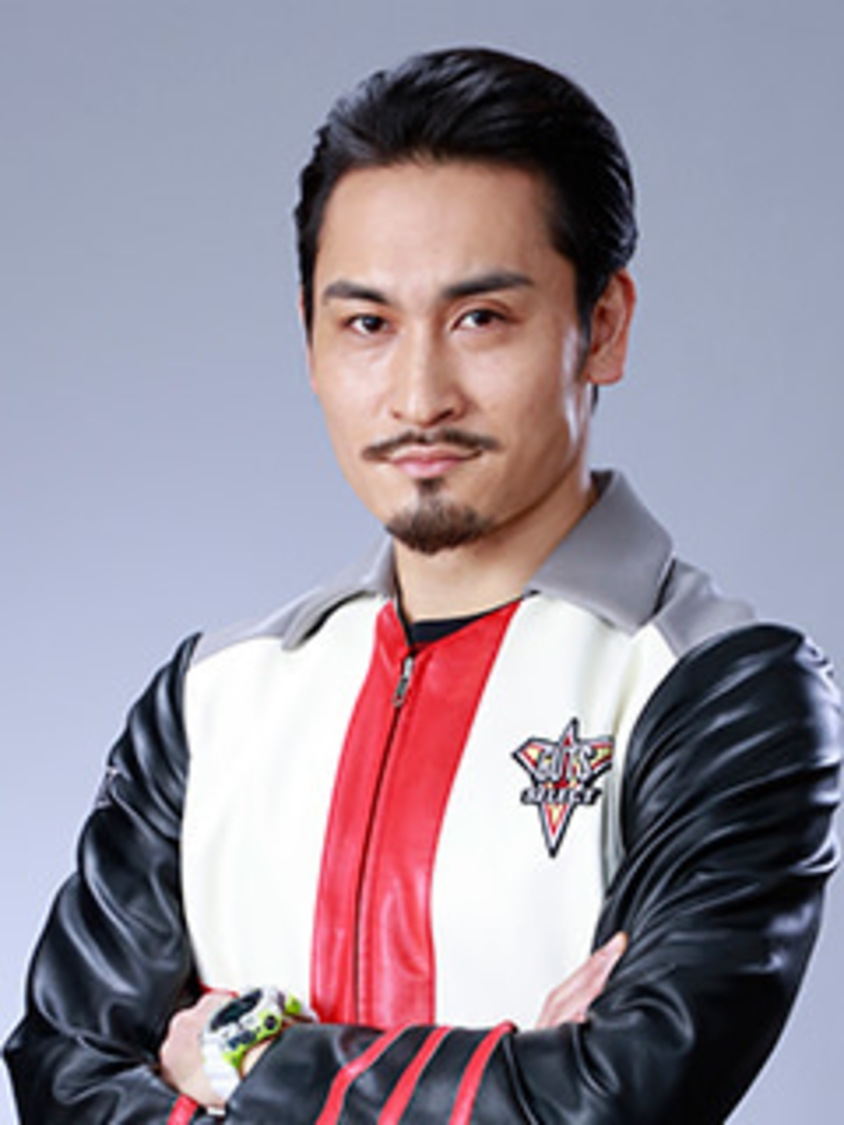 タツミ セイヤ（演：高木勝也）