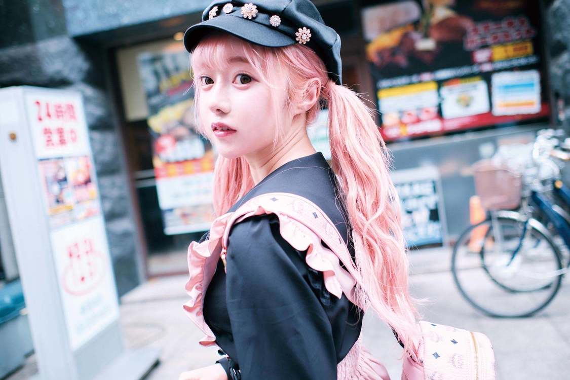 『望月める写真集 mell』より（メディア初公開写真）