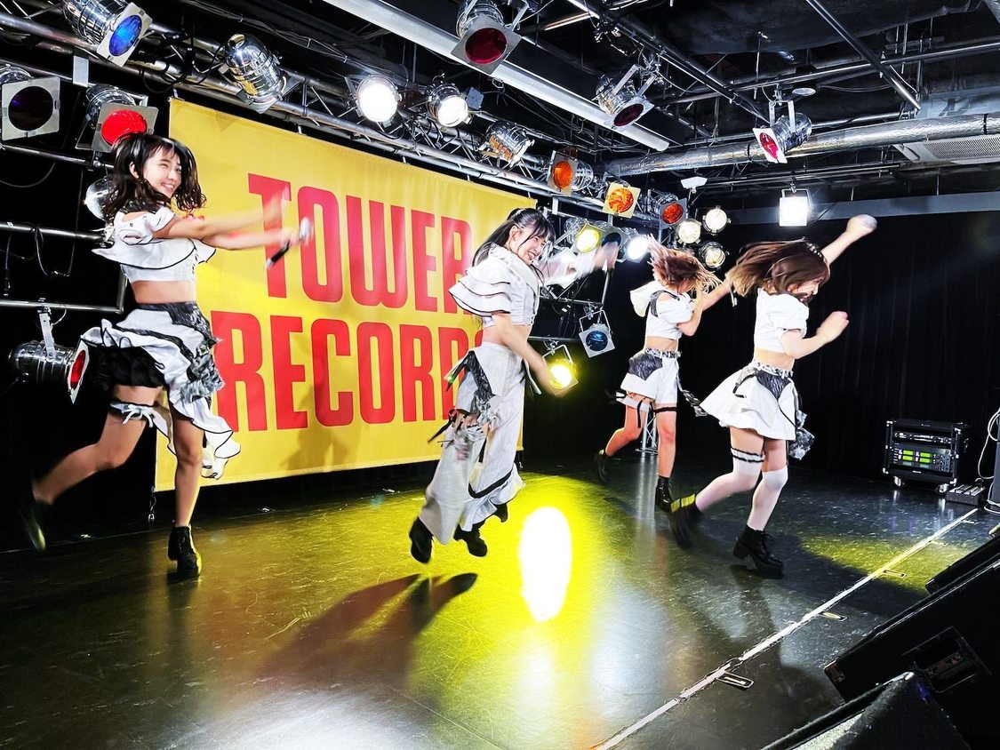 ＜「せめて月のように」リリースイベント＞タワーレコード渋谷店（2021年10月16日）