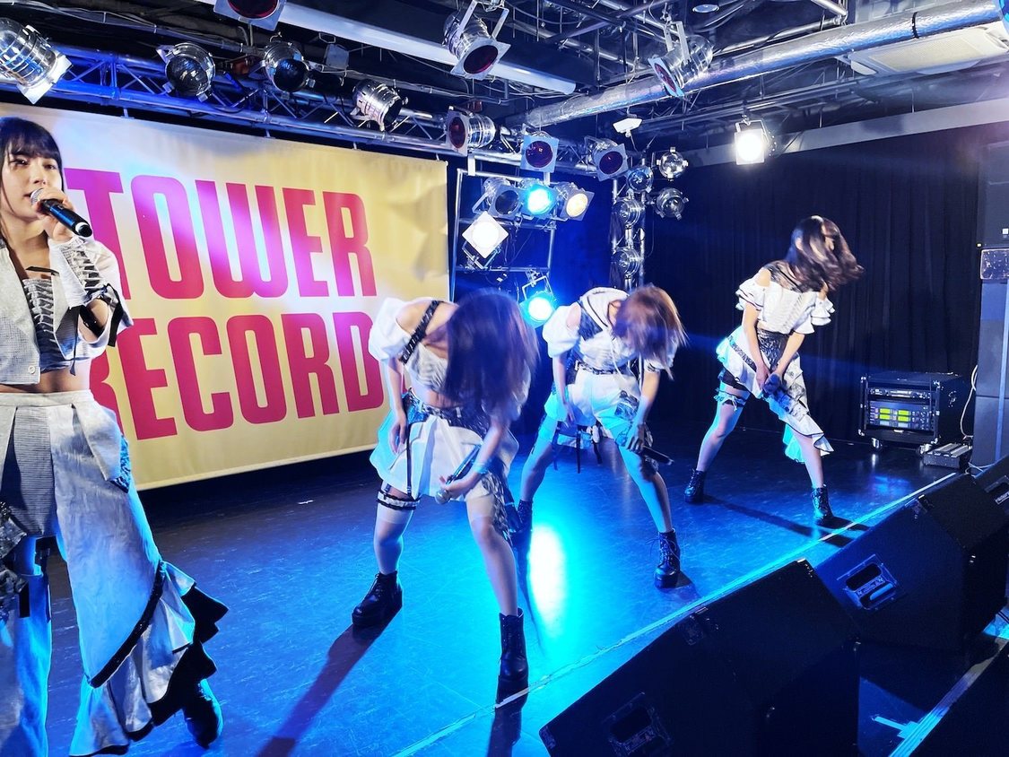 ＜「せめて月のように」リリースイベント＞タワーレコード渋谷店（2021年10月16日）