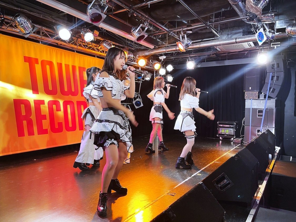 ＜「せめて月のように」リリースイベント＞タワーレコード渋谷店（2021年10月16日）