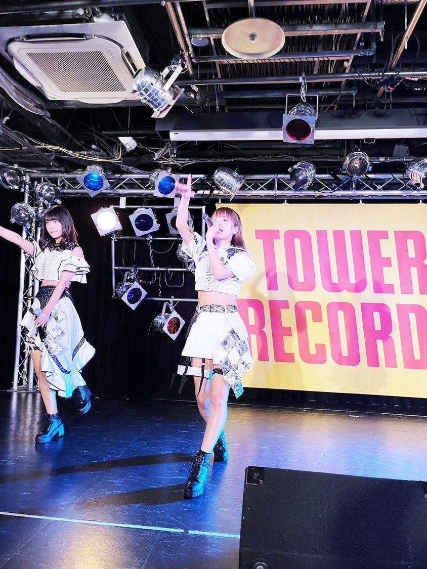 ＜「せめて月のように」リリースイベント＞タワーレコード渋谷店（2021年10月16日）