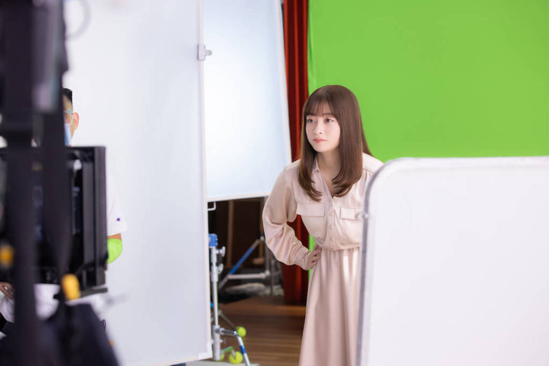 総合電子書籍ストア『ブックライブ』新TV-CM「ブックライブダンス」篇より