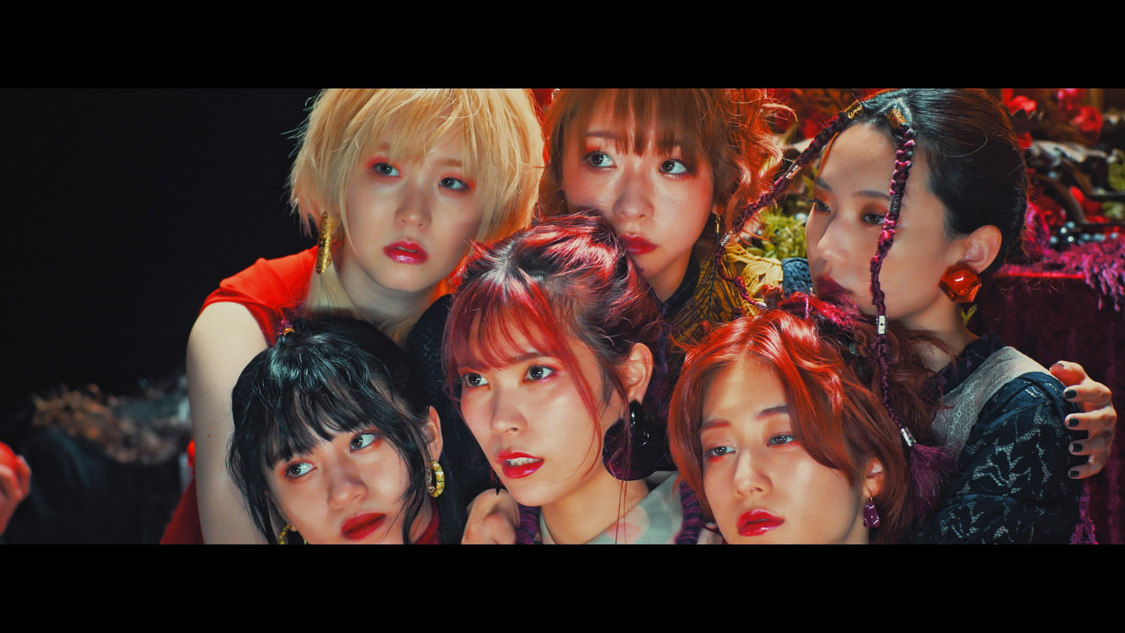 「Happy with you」MVより