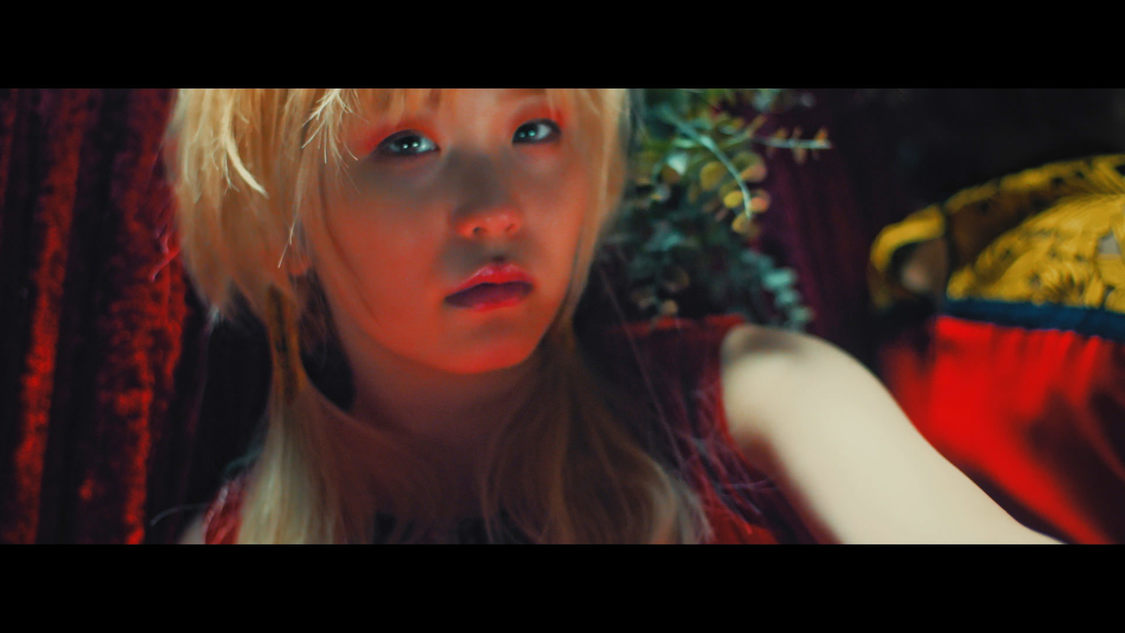 「Happy with you」MVより