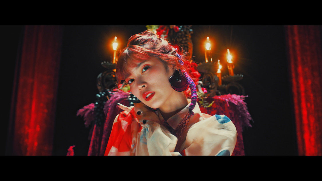 「Happy with you」MVより