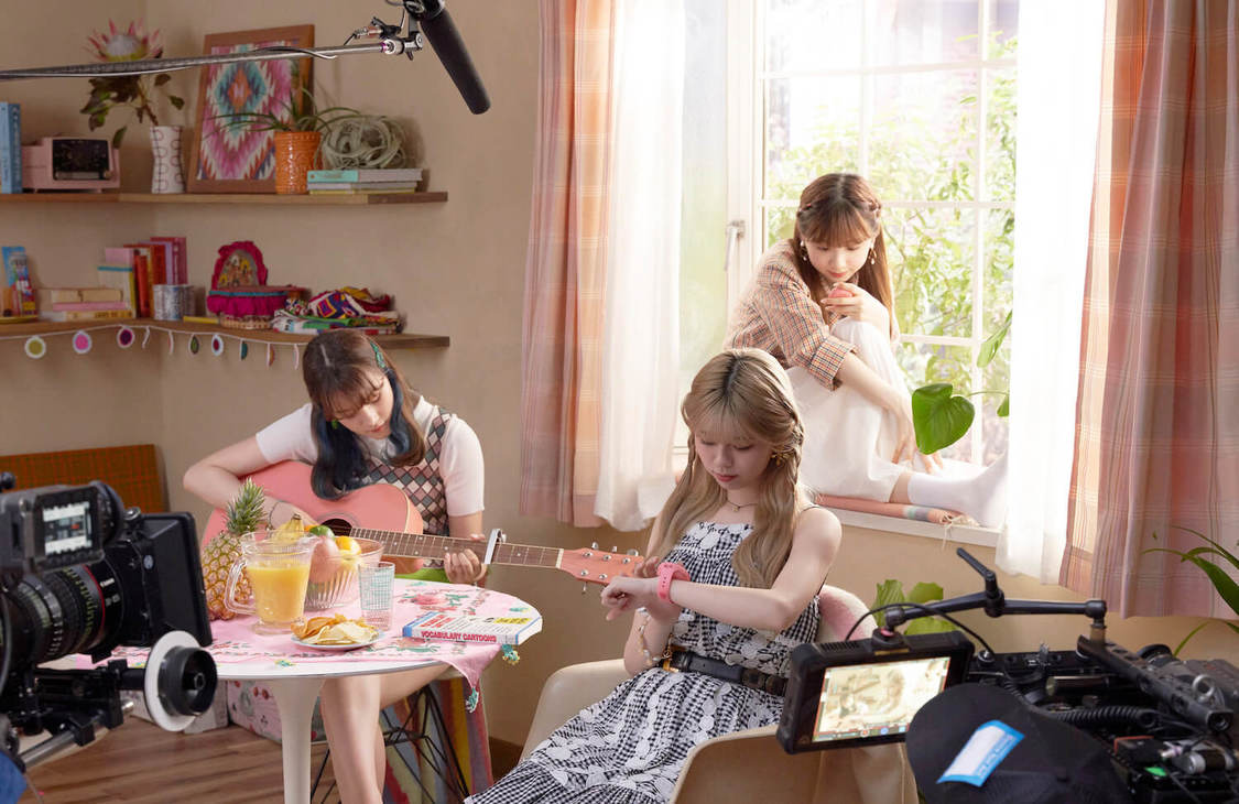 『たまごっちスマート』新TV-CM「たまごっちつれて、どこいこう！」篇メイキングカットより