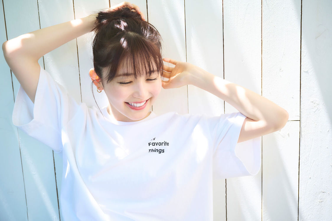 久間田琳加デスクカレンダーアザーカット