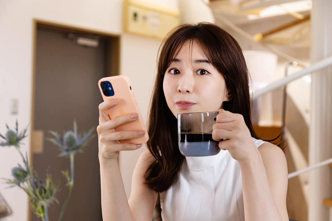 映画『ずっと独身でいるつもり？』オフショット写真（©2021日活）