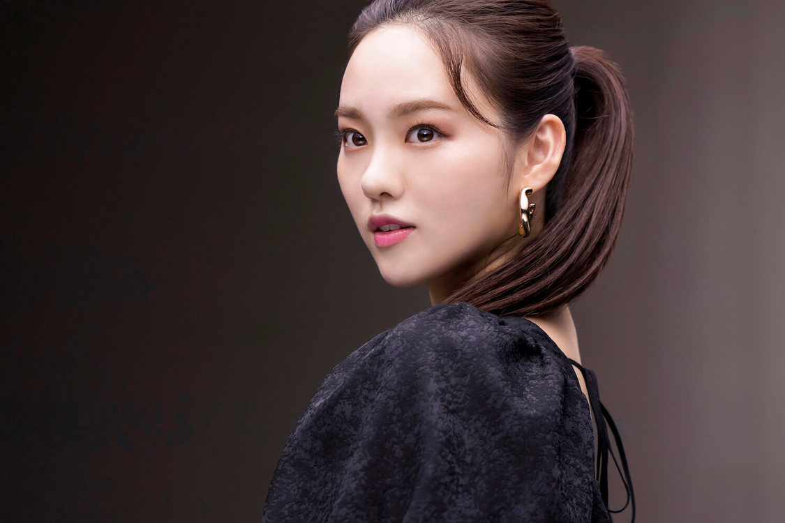 RIO（NiziU）『Visée（ヴィセ）』メイキングカットより