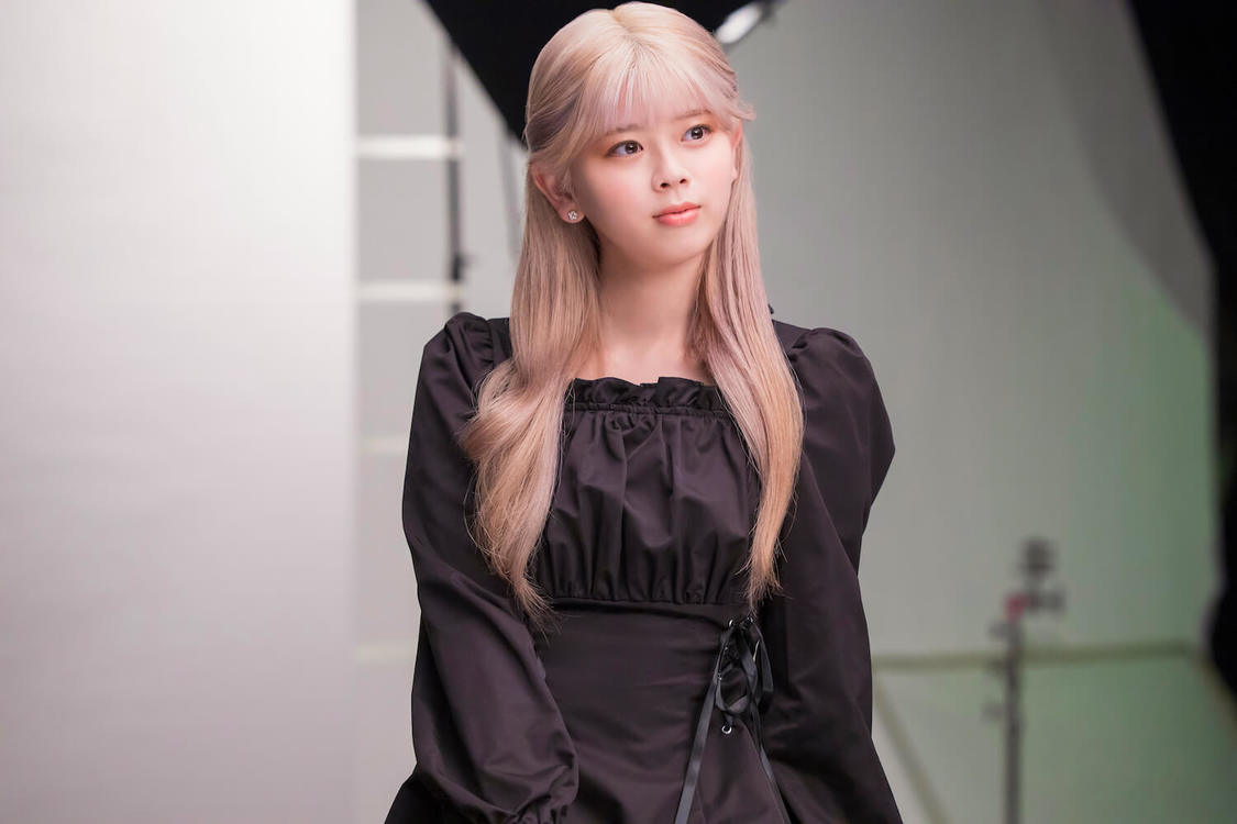 RIKU（NiziU）『Visée（ヴィセ）』メイキングカットより