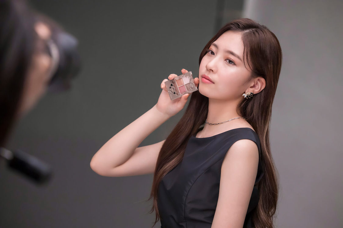 MAYUKA（NiziU）『Visée（ヴィセ）』メイキングカットより