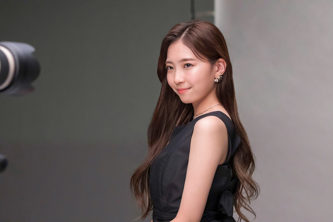 MAYUKA（NiziU）『Visée（ヴィセ）』メイキングカットより