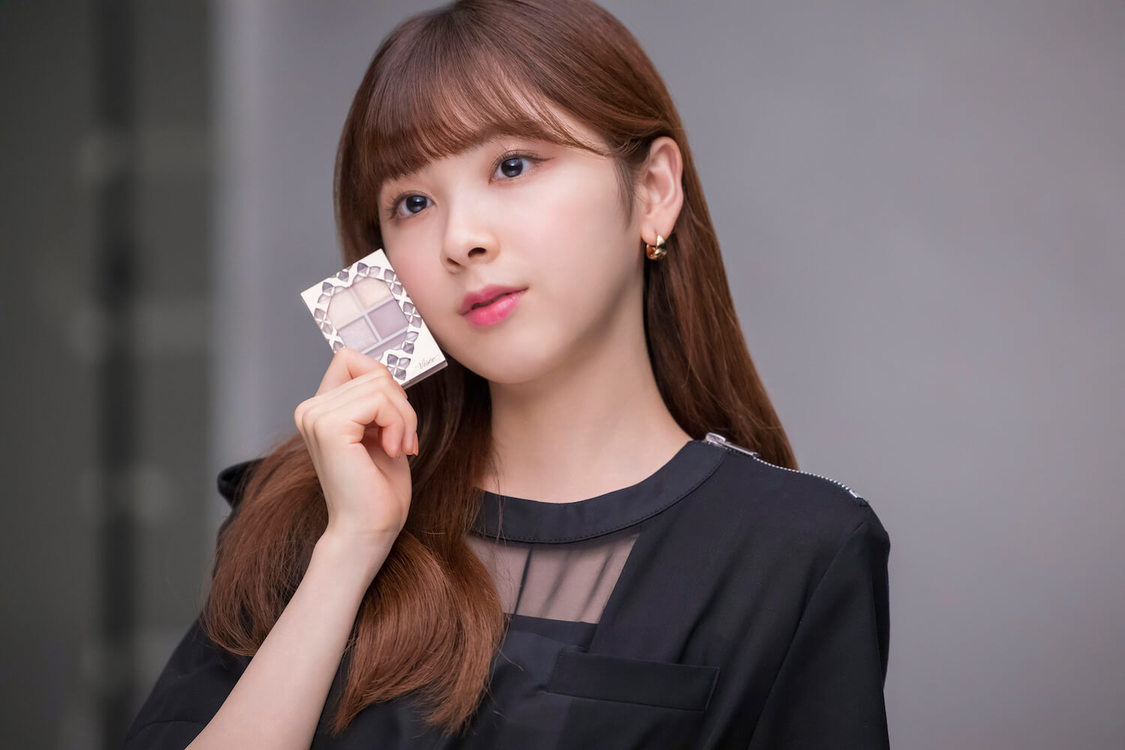 MIIHI（NiziU）『Visée（ヴィセ）』メイキングカットより