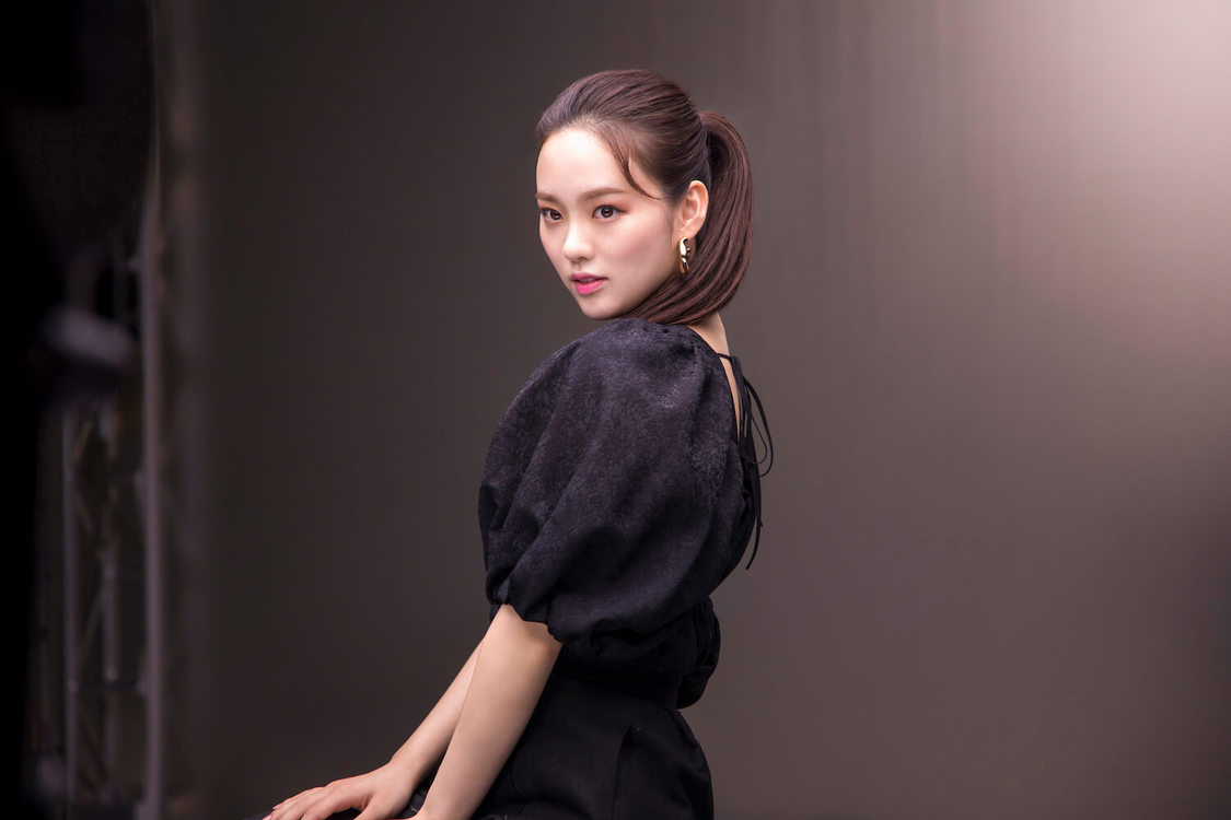 RIO（NiziU）『Visée（ヴィセ）』メイキングカットより