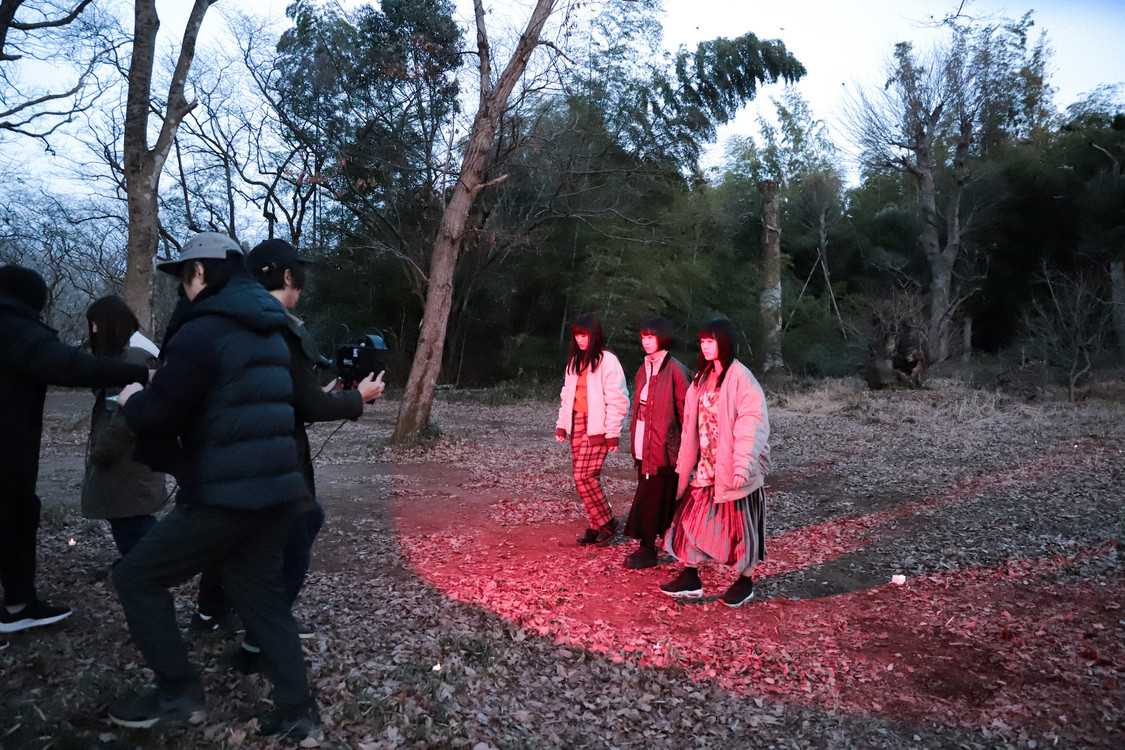 ゑんら「妖怪ディスコ」MV撮影より