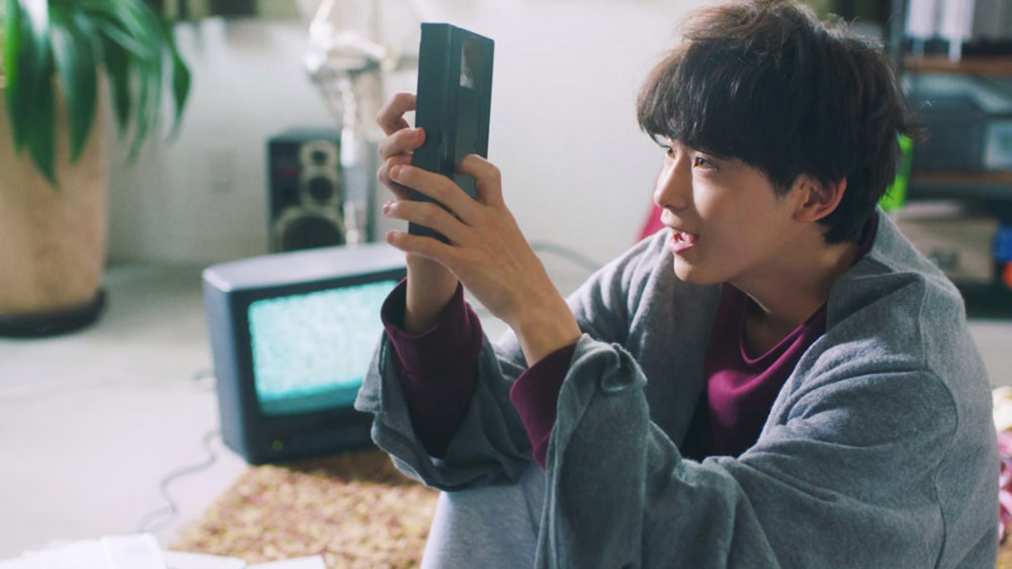 Thinking Dogs「エキストラ」MVより