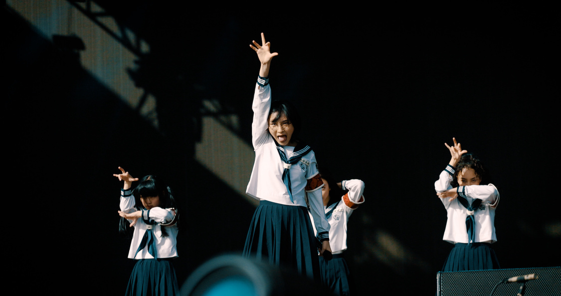 新しい学校のリーダーズ＜Head In the Clouds＞（撮影：codyburkhardt／2021年11月6日）