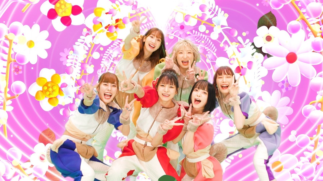 「柏木由紀なりの豆柴の大群 -ずっと気になるズッキーニ-」MVより