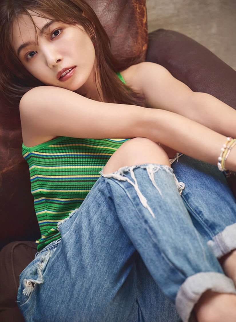 『寺本莉緒 2022年ポスターカレンダー』未公開カット