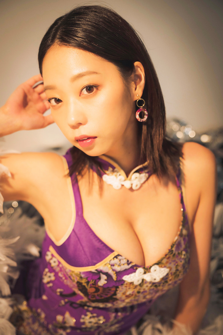 青山ひかる（撮影：©カノウリョウマ／週刊ビッグコミックスピリッツ）