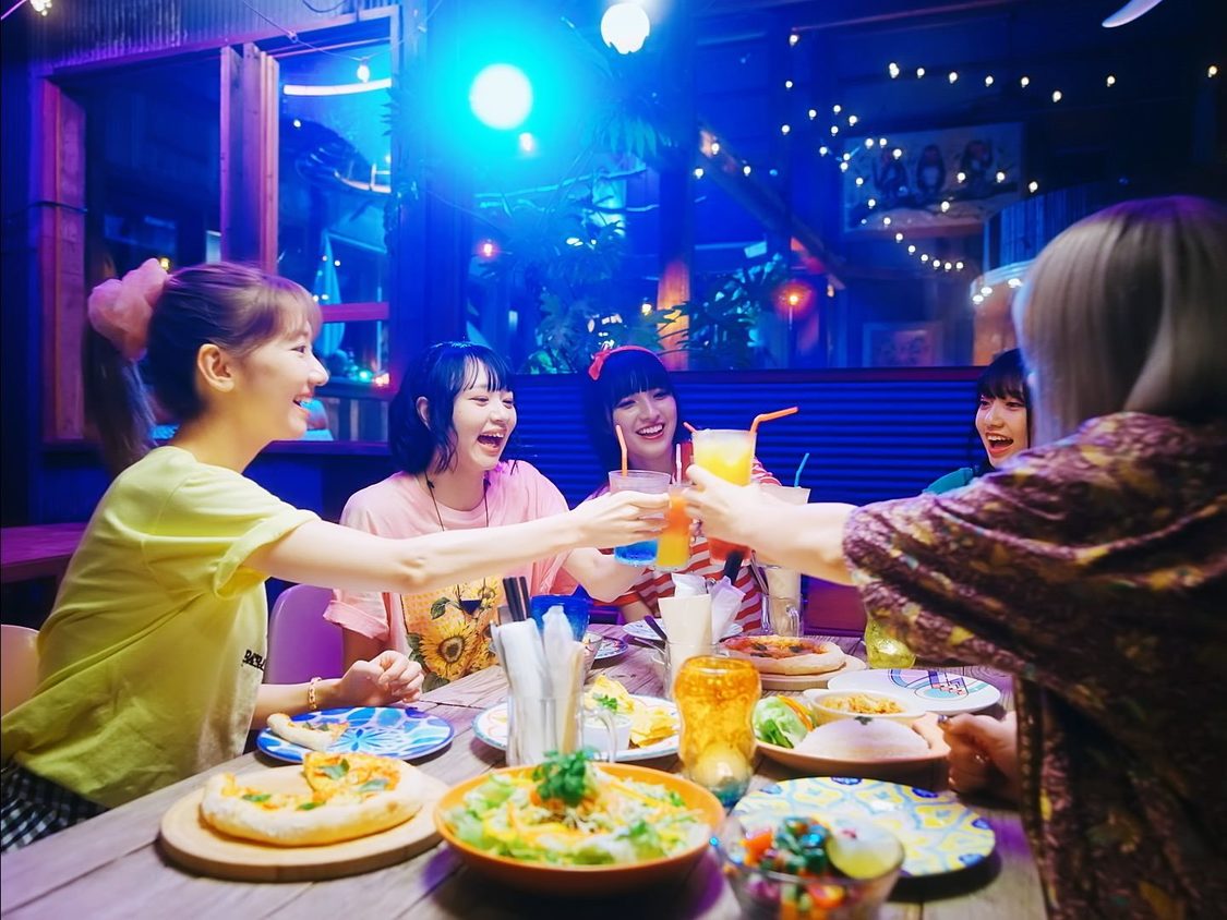 「柏木由紀なりのPARADISES -夏のバカヤロー-」MVより