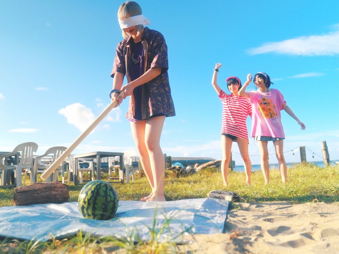 「柏木由紀なりのPARADISES -夏のバカヤロー-」MVより