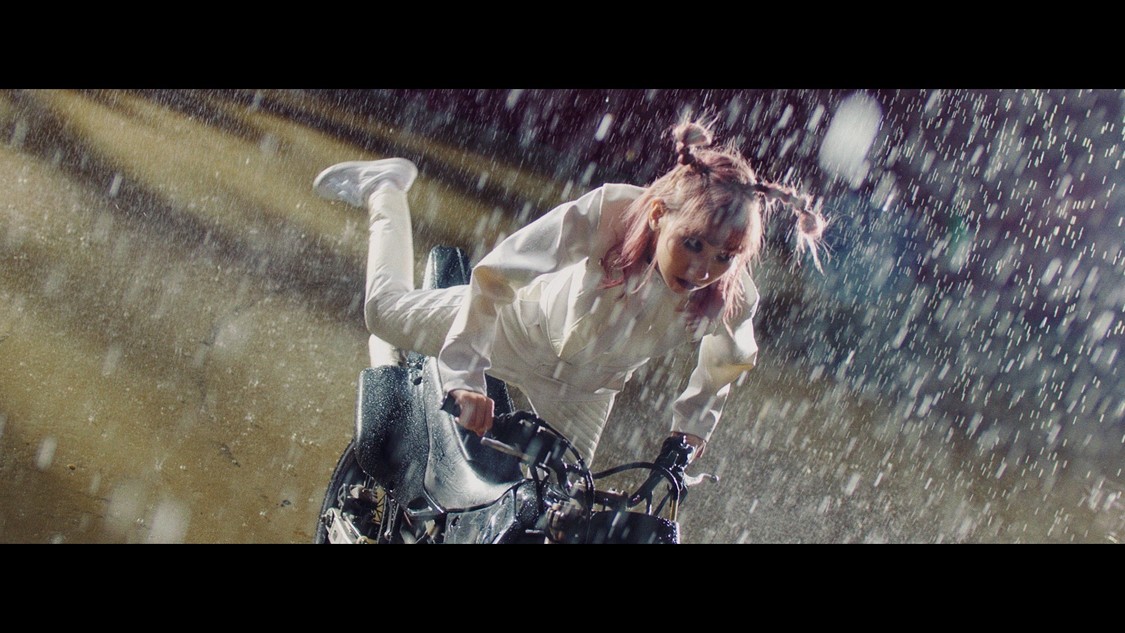 「柏木由紀なりのASP -AGAiNST THE WORLD-」MVより