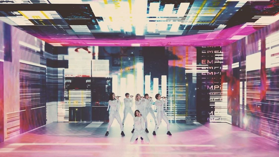 EMPiRE『BRiGHT FUTURE LiVE』より