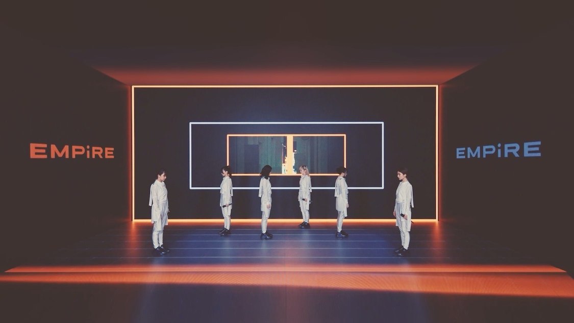 EMPiRE『BRiGHT FUTURE LiVE』より