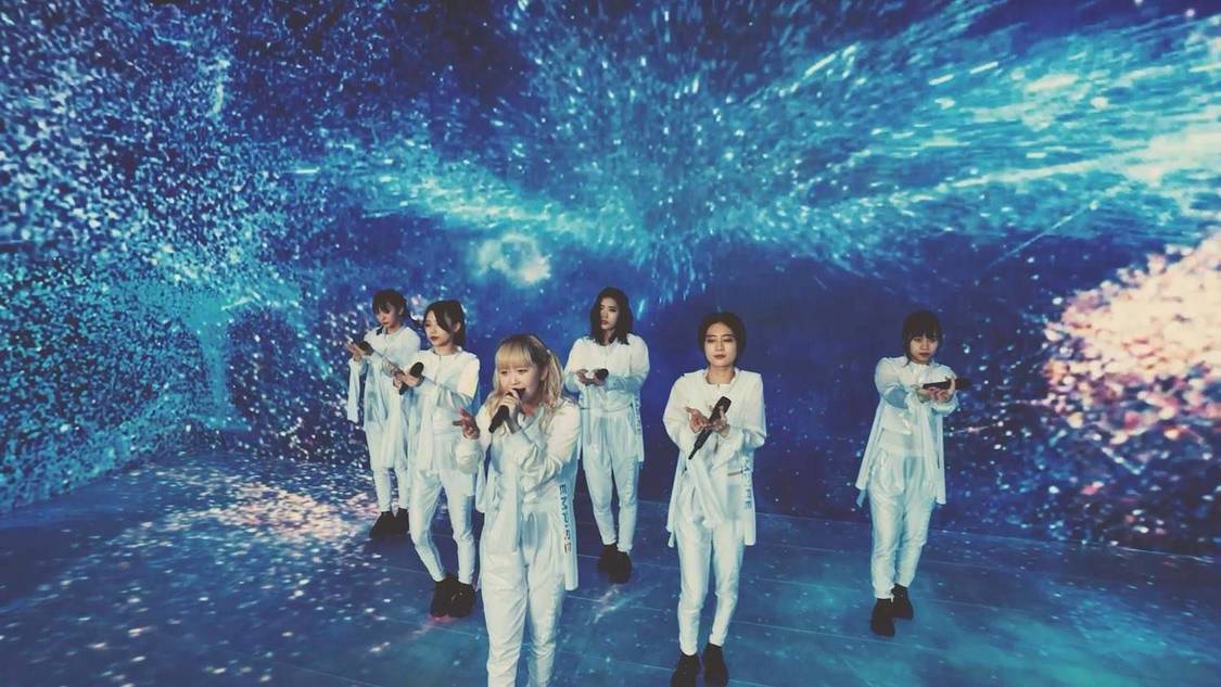 EMPiRE『BRiGHT FUTURE LiVE』より