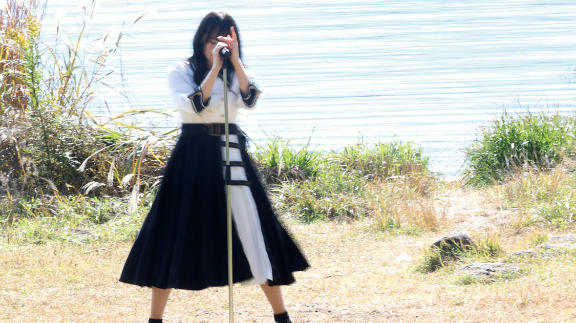 上月せれな「NEW WORLD」MVより