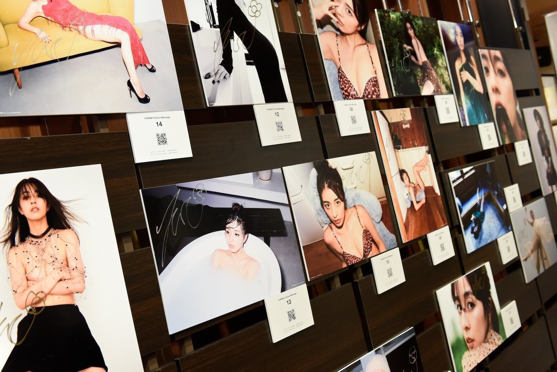 柳ゆり菜＜写真集『女っぷり』発売記念 特典会＞タワーレコード 渋谷店（2021年11月27日）／撮影：山本佳代子