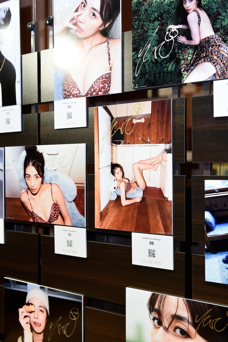 柳ゆり菜＜写真集『女っぷり』パネル展＞タワーレコード 渋谷店／撮影：山本佳代子