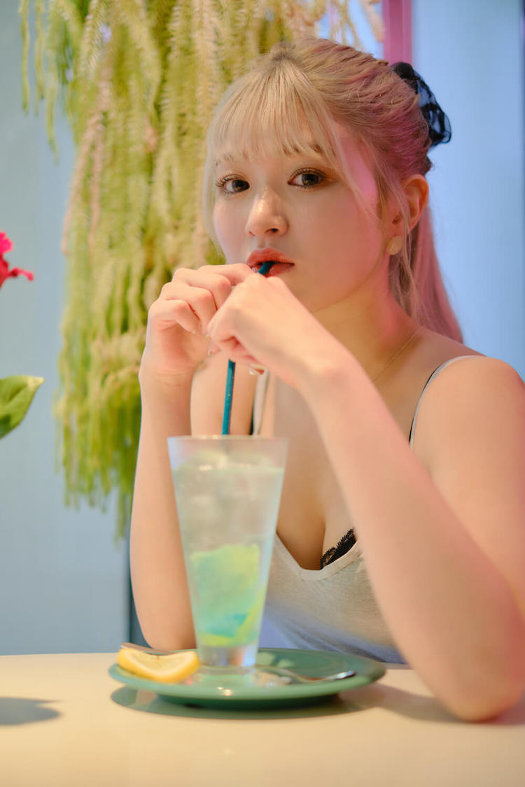 天乃七夕 2ndデジタル写真集『透明少女』（撮影：下山春香）