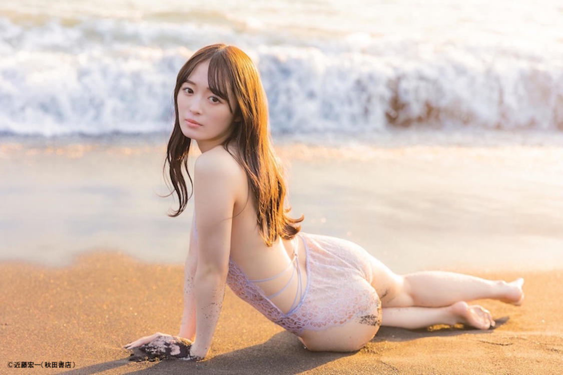 優希クロエ 1st写真集『C』先行アナザーカット（©近藤宏一／秋田書店）