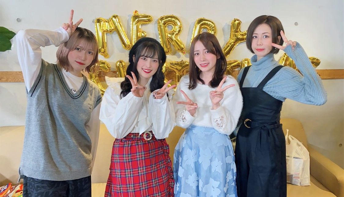 （左から）茂木忍（チームK）、佐々木優佳里（チームB）、田北香世子（チームB）、大家志津香（チームB） 