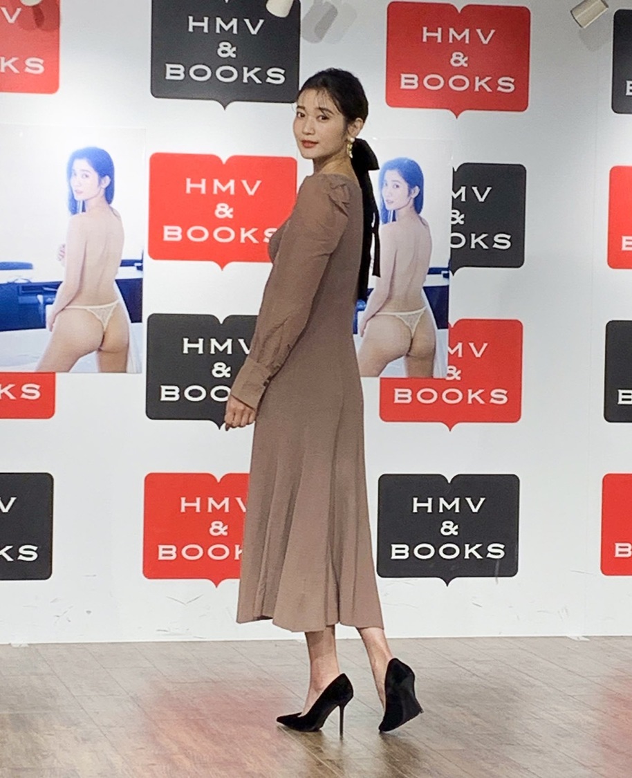 出口亜梨沙 写真集『Entrance』発売記念イベント