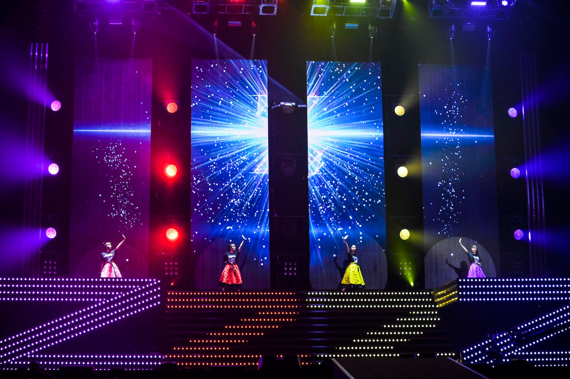 ももいろクローバーZ＜ももいろクリスマス2021 ～さいたまスーパーアリーナ大会～＞さいたまスーパーアリーナ（2021年12月8日／撮影：高田真希子）