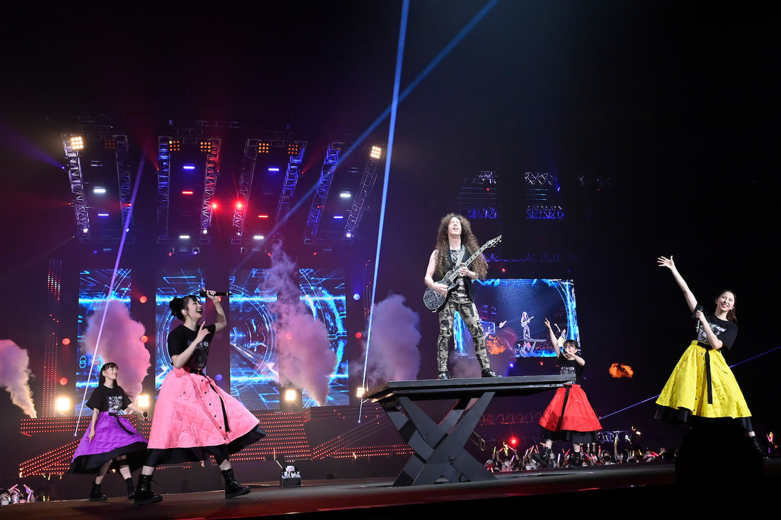 ももいろクローバーZ＜ももいろクリスマス2021 ～さいたまスーパーアリーナ大会～＞さいたまスーパーアリーナ（2021年12月8日／撮影：高田真希子）