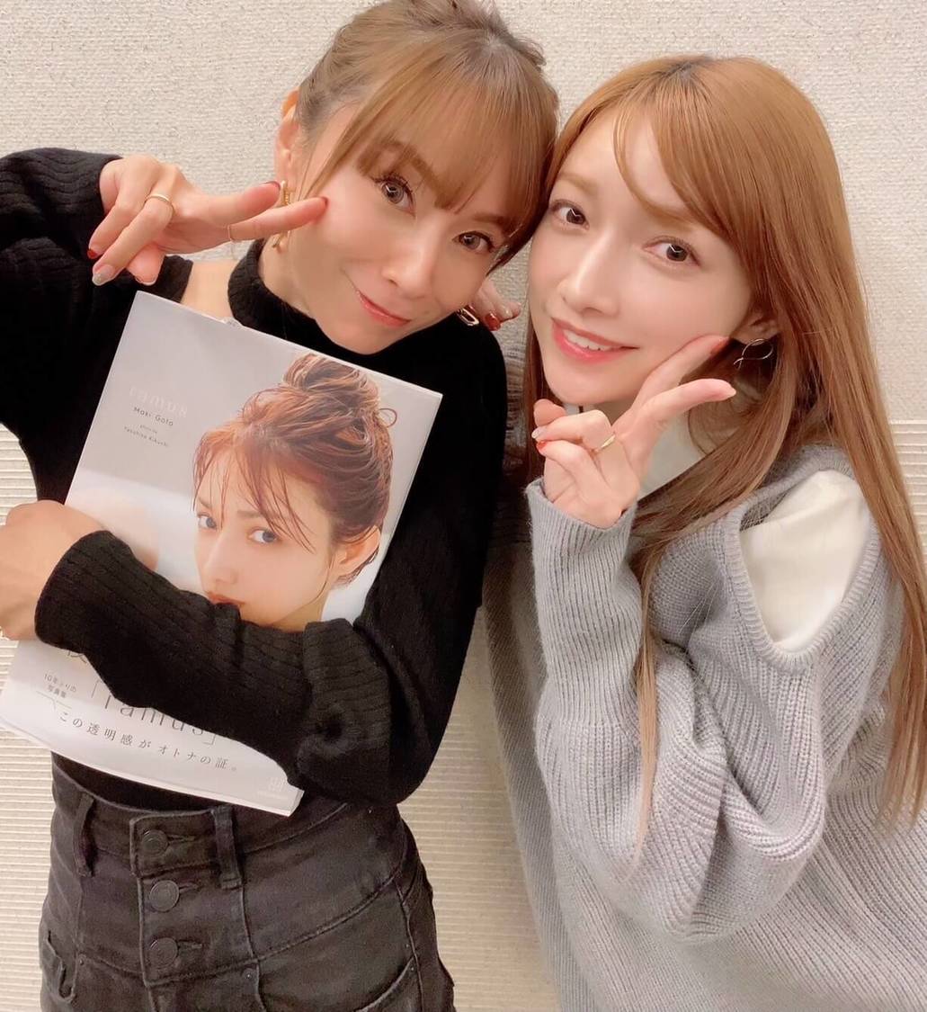 左から鈴木亜美、後藤真希